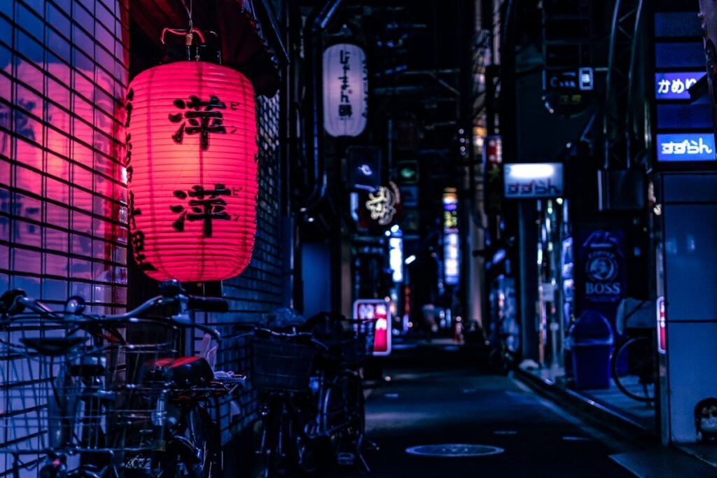 Portões torii do Santuário Fushimi Inari em Kyoto, Japão