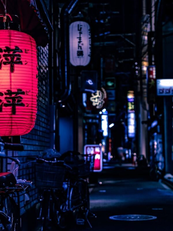 Portões torii do Santuário Fushimi Inari em Kyoto, Japão